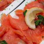 How to salt salmon at home deliciously
