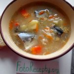 Fish soup from canned saury with rice, be careful